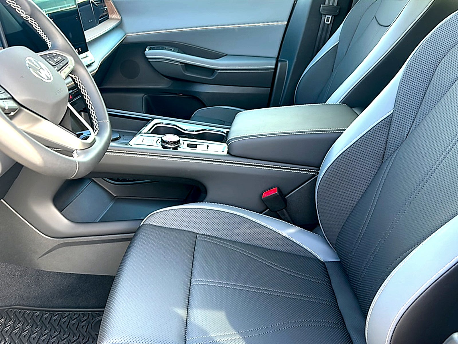 2027 Volkswagen Atlas SE w/Technology