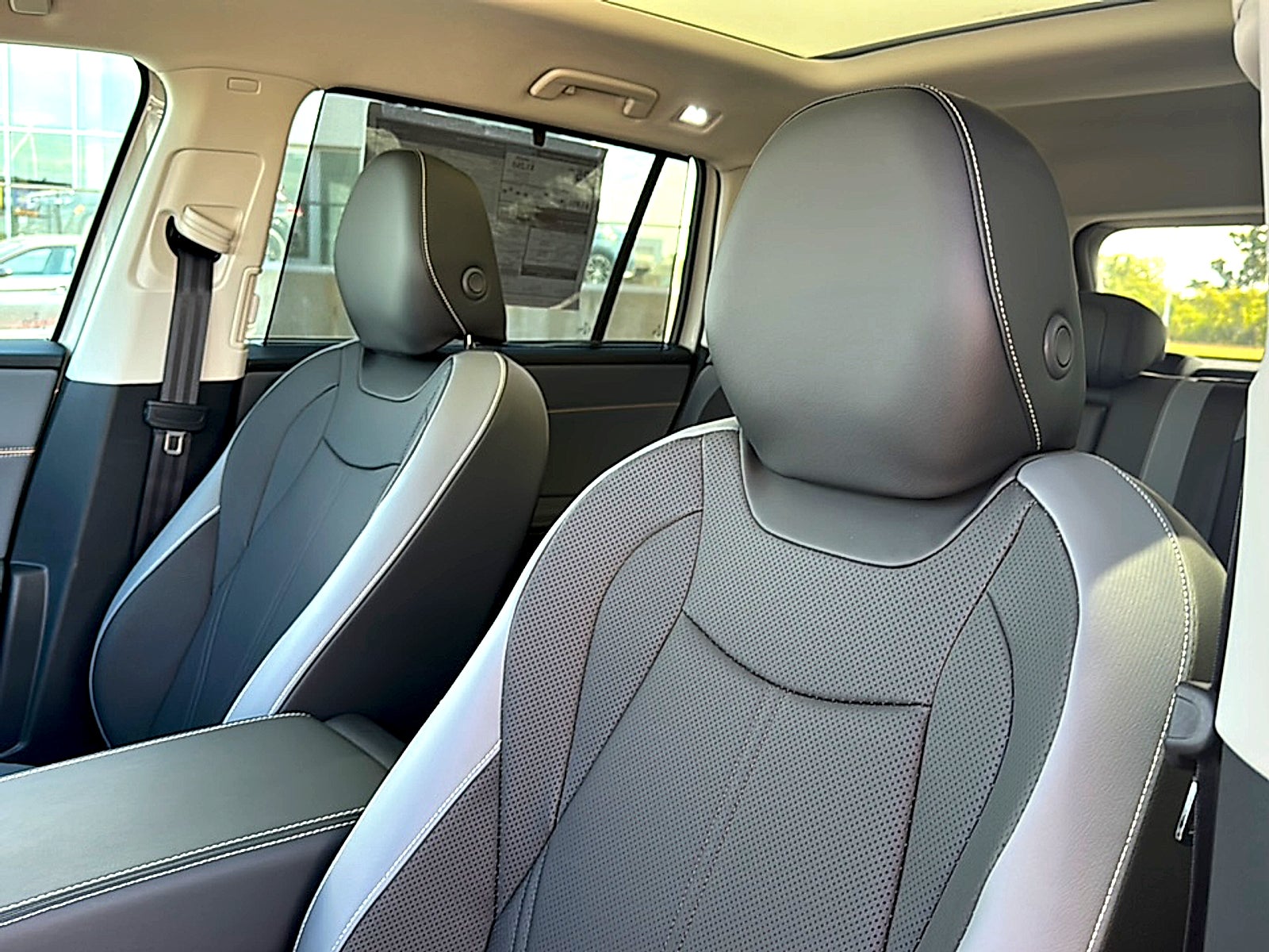 2027 Volkswagen Atlas SE w/Technology
