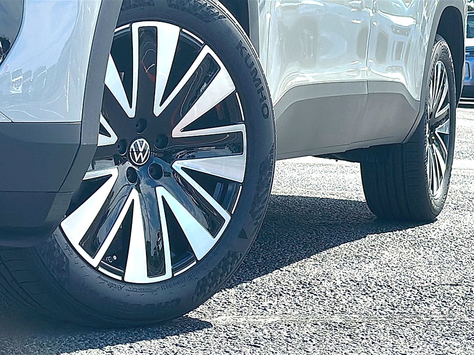 2027 Volkswagen Atlas SE w/Technology