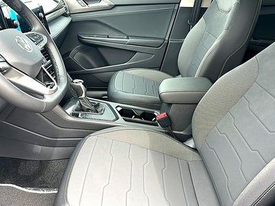 2026 Volkswagen Taos 1.5T SE Black