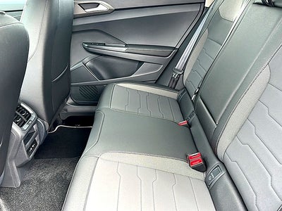 2026 Volkswagen Taos 1.5T SE Black