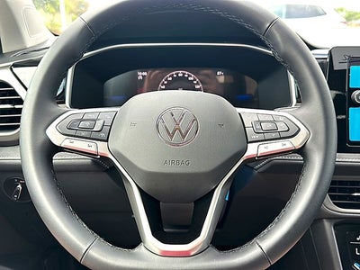 2026 Volkswagen Taos 1.5T SE Black