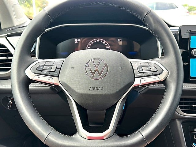 2026 Volkswagen Taos 1.5T SE Black