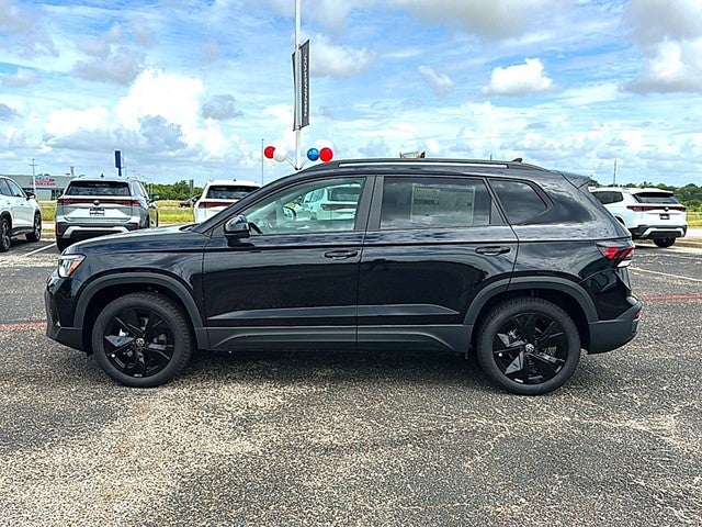 2026 Volkswagen Taos 1.5T SE Black