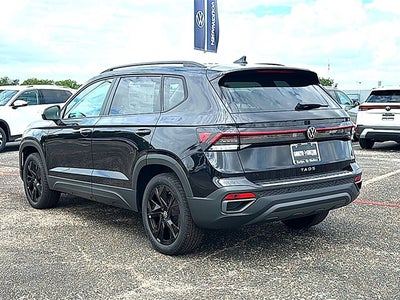2026 Volkswagen Taos 1.5T SE Black