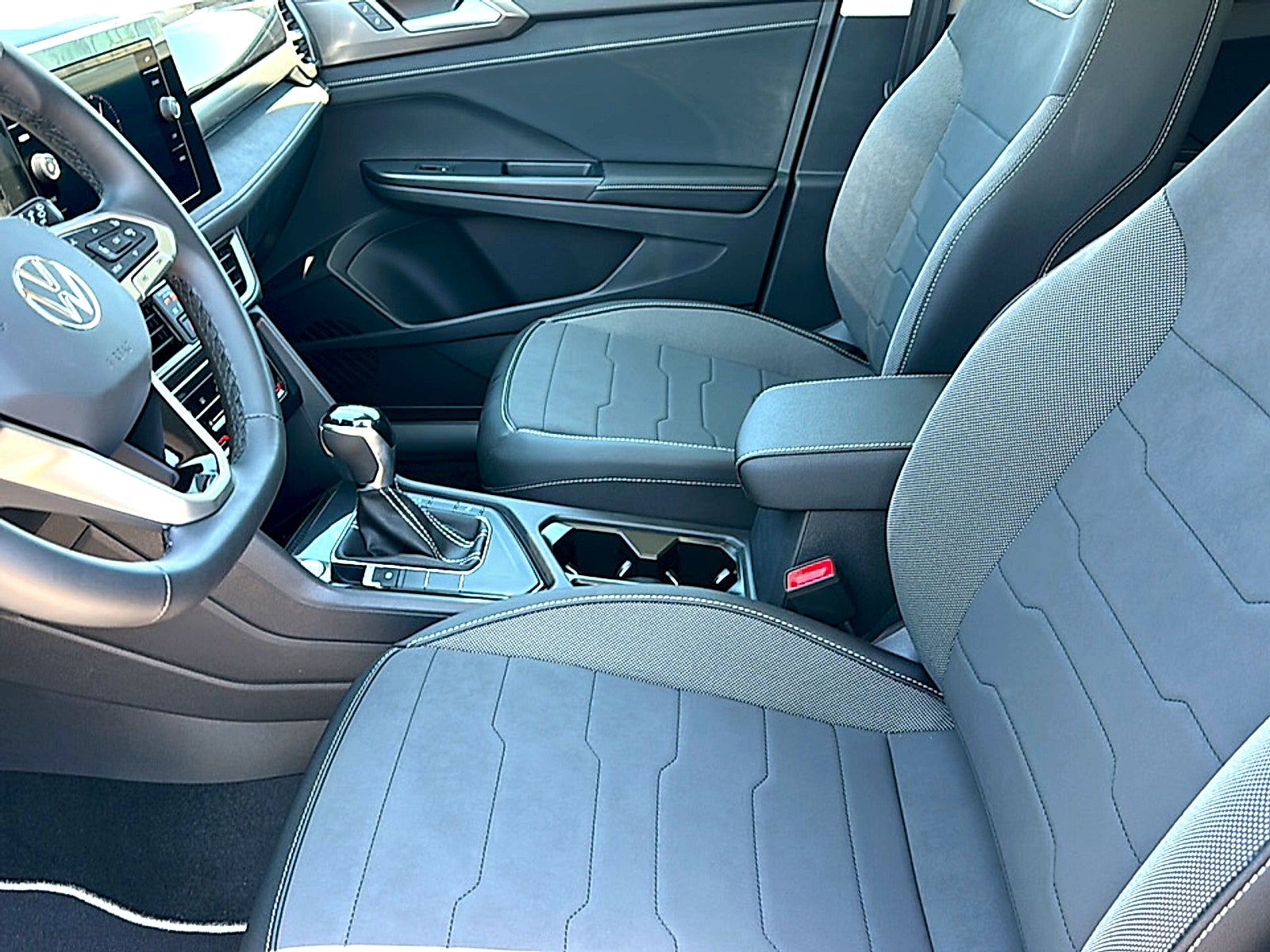 2026 Volkswagen Taos SE Black