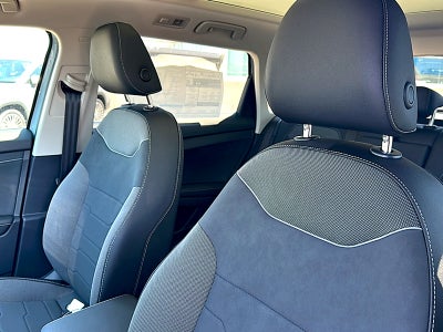 2026 Volkswagen Taos SE Black