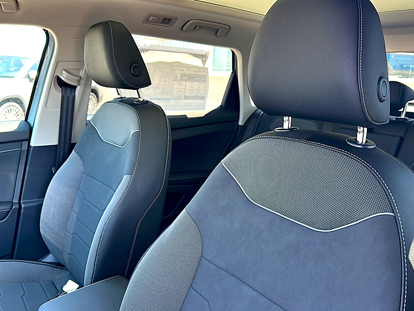 2026 Volkswagen Taos SE Black