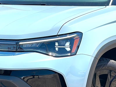 2026 Volkswagen Taos SE Black