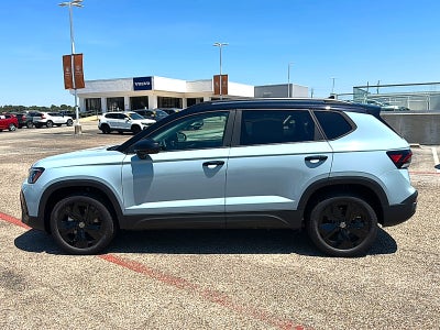 2026 Volkswagen Taos SE Black