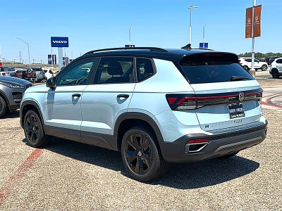 2026 Volkswagen Taos SE Black