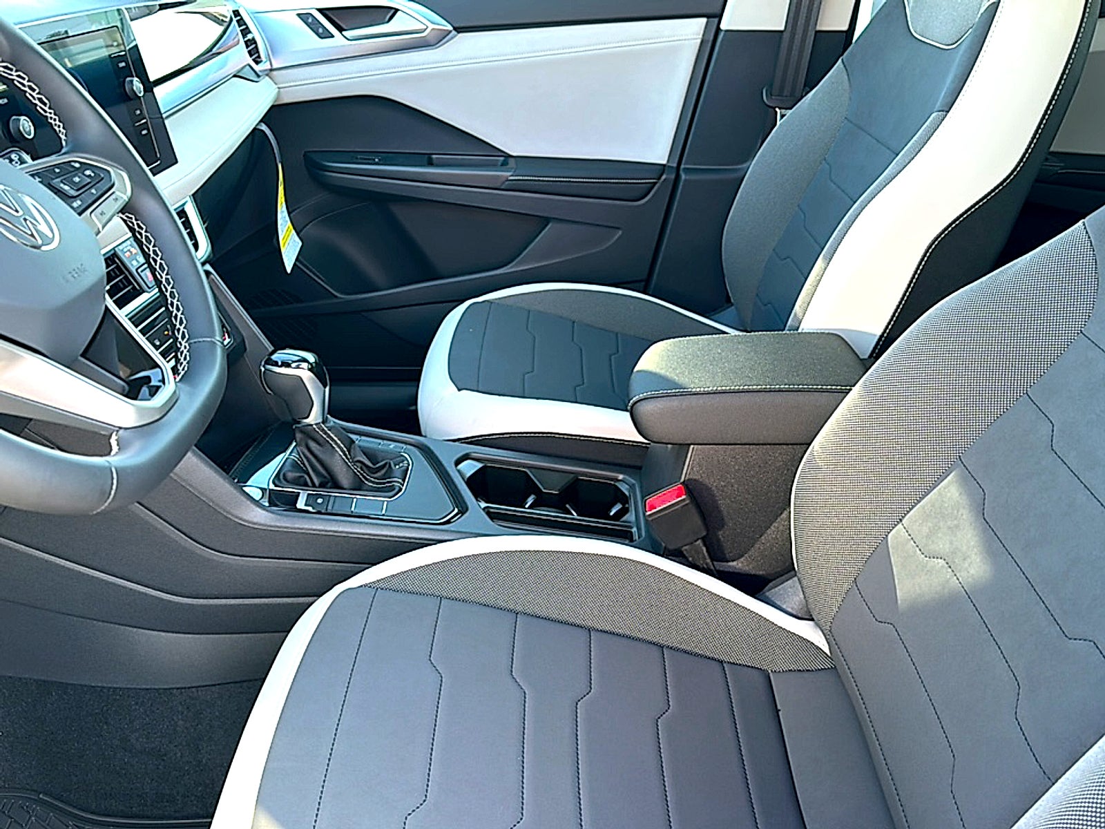 2027 Volkswagen Taos SE