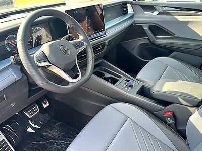 2026 Volkswagen Tiguan 2.0T SE R-Line Black