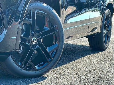 2026 Volkswagen Tiguan SE R-Line Black