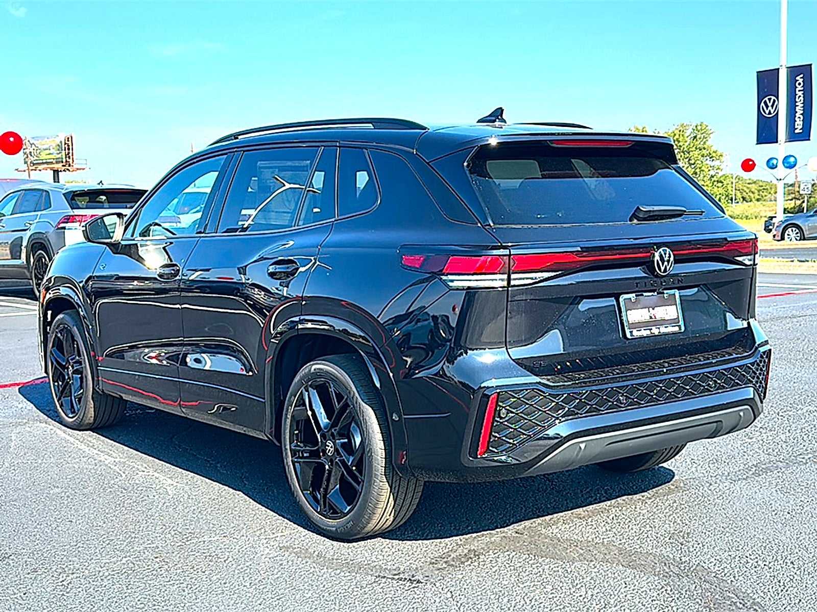 2026 Volkswagen Tiguan SE R-Line Black
