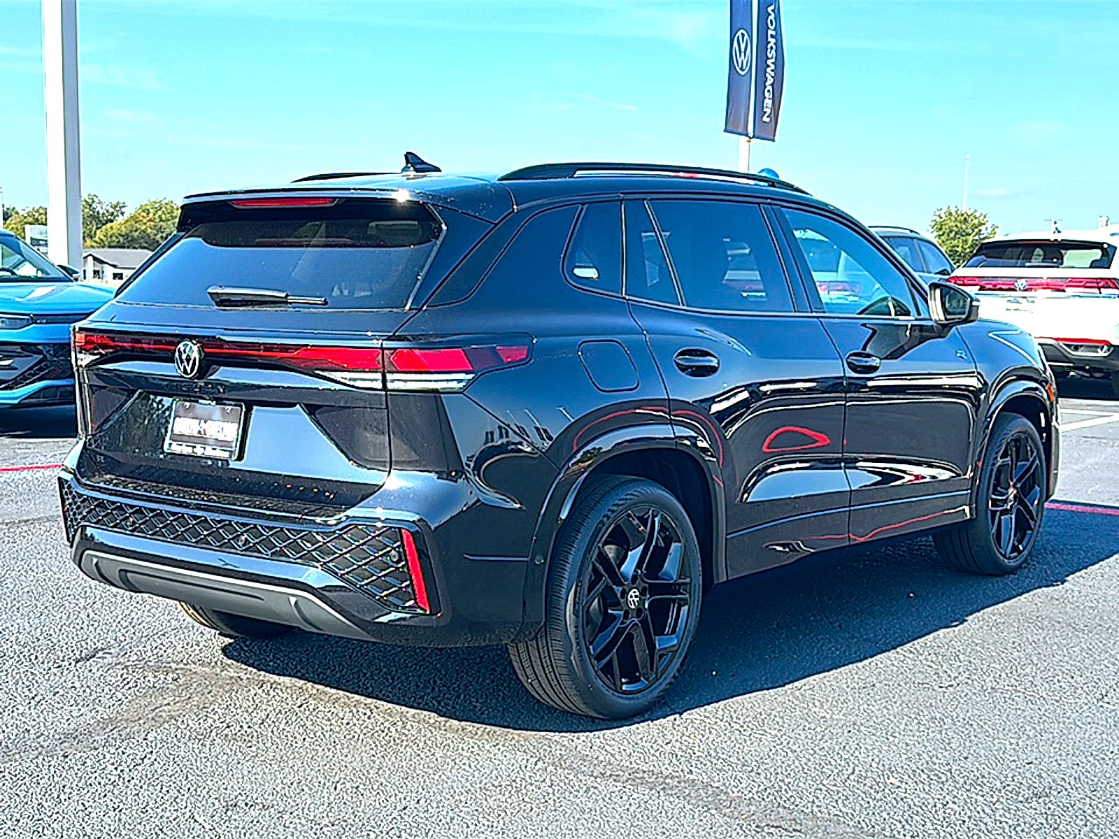 2026 Volkswagen Tiguan SE R-Line Black
