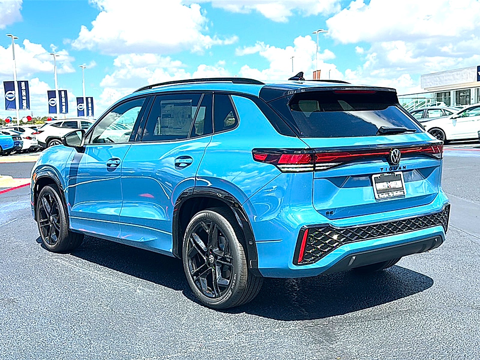 2026 Volkswagen Tiguan SE R-Line Black