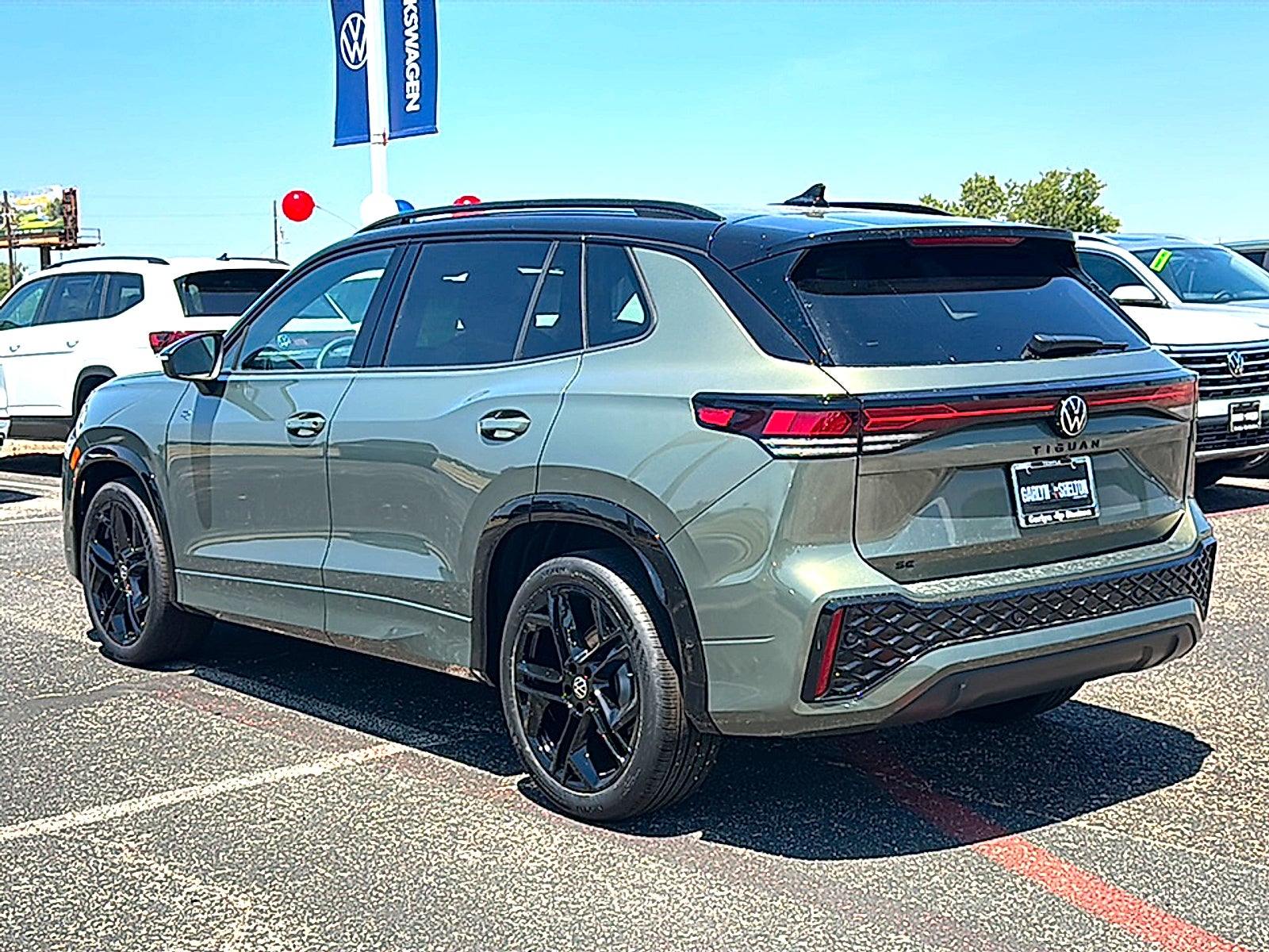 2026 Volkswagen Tiguan SE R-Line Black