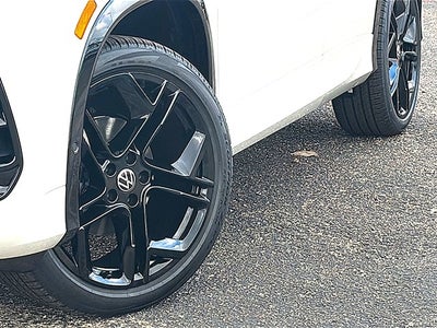 2026 Volkswagen Tiguan 2.0T SE R-Line Black