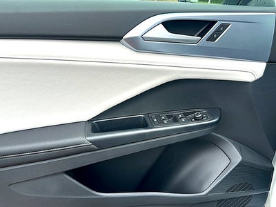2026 Volkswagen Taos SE FWD