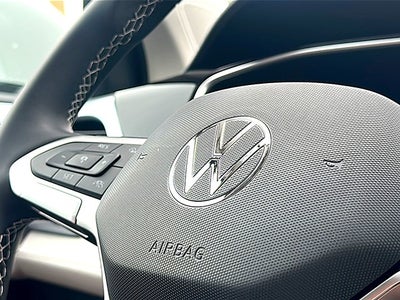 2026 Volkswagen Taos SE FWD