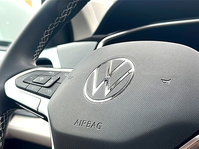 2026 Volkswagen Taos SE FWD
