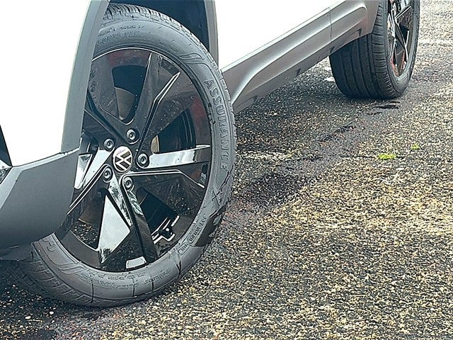 2026 Volkswagen Taos SE FWD