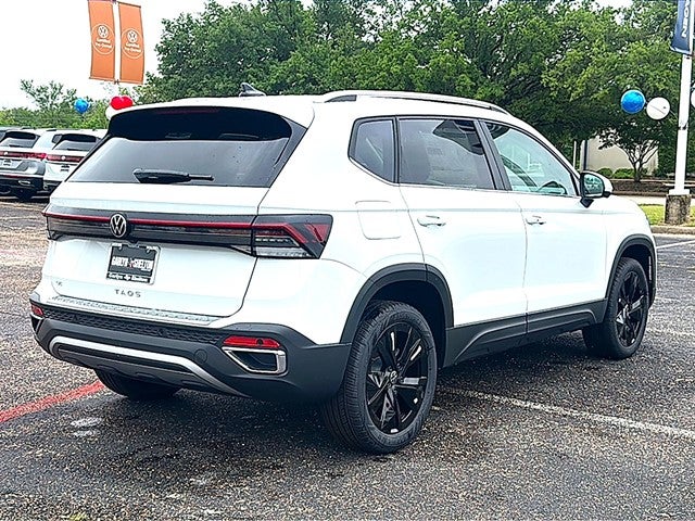 2026 Volkswagen Taos SE FWD