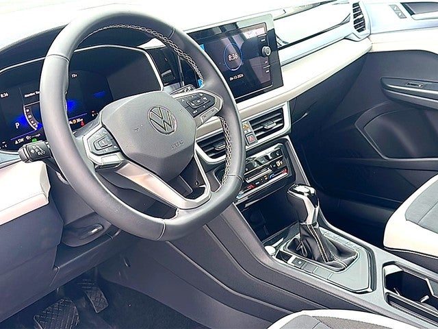 2026 Volkswagen Taos SE FWD