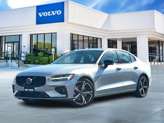 2024 Volvo S60 B5 Plus Dark Theme