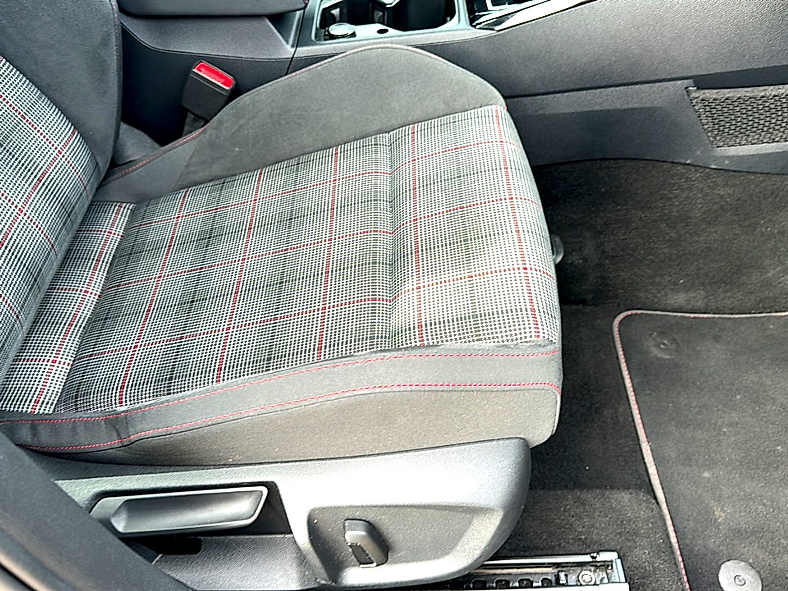 2024 Volkswagen Golf GTI 2.0T S