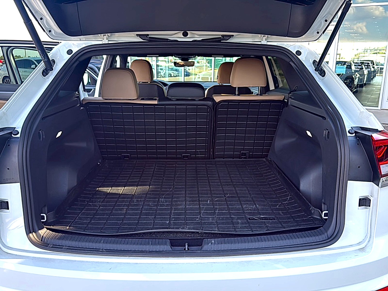 2025 Volkswagen Atlas Cross Sport 2.0T SE