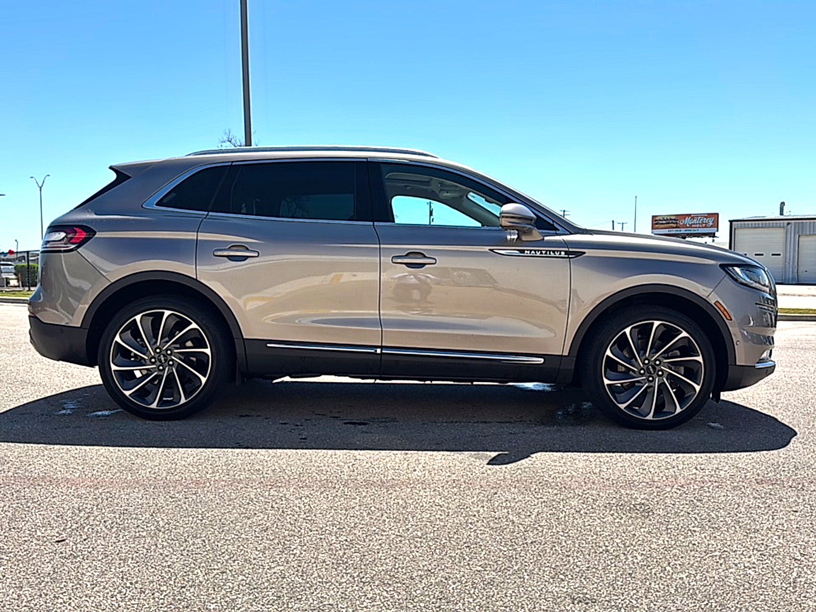 2021 Lincoln Nautilus Reserve