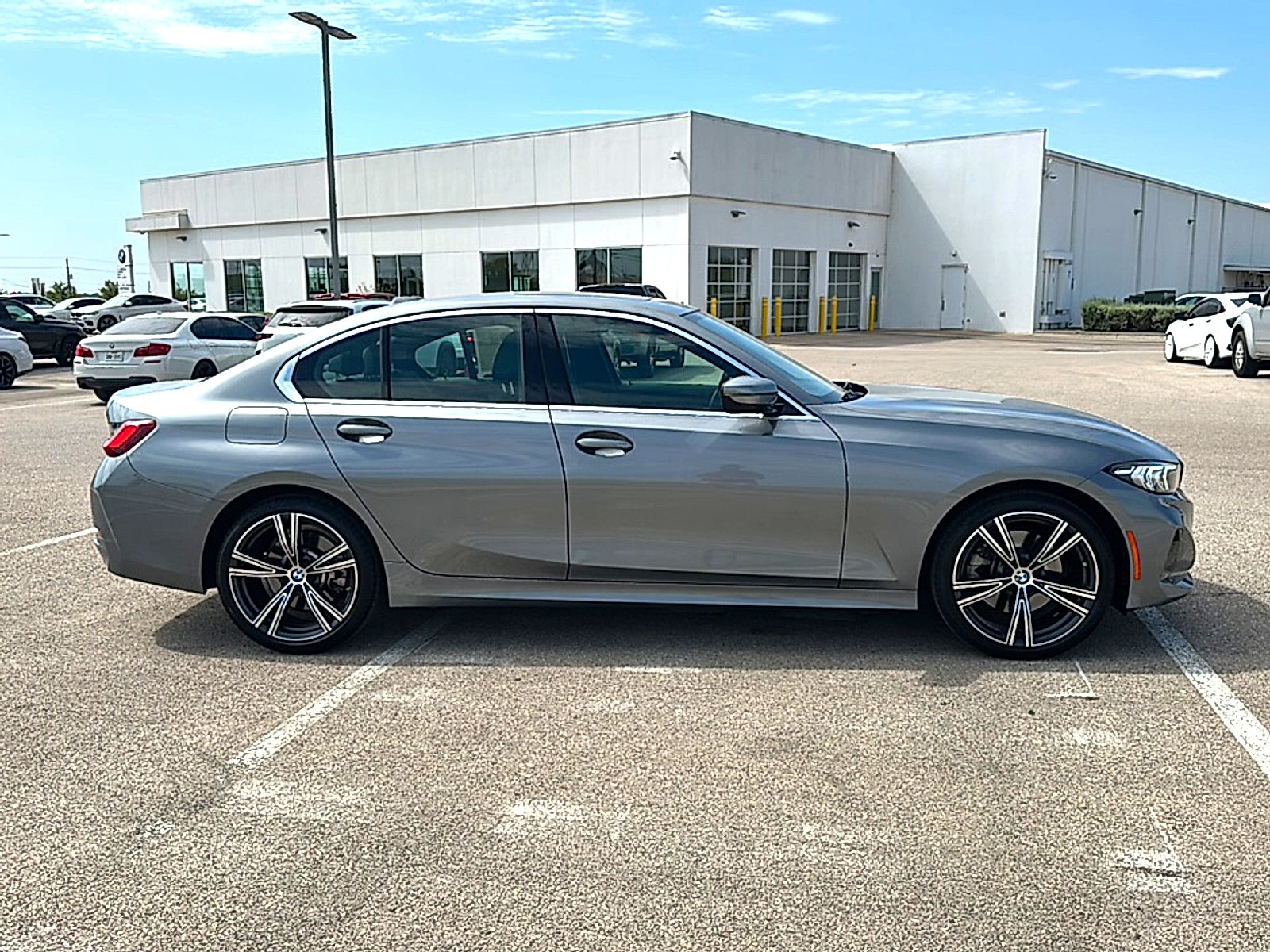 2024 BMW 3 Series 330i