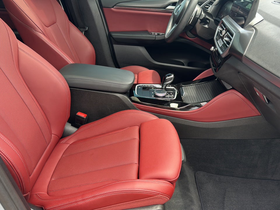 2025 BMW X4 xDrive30i