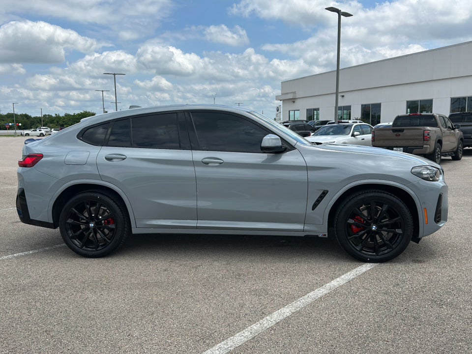 2025 BMW X4 xDrive30i