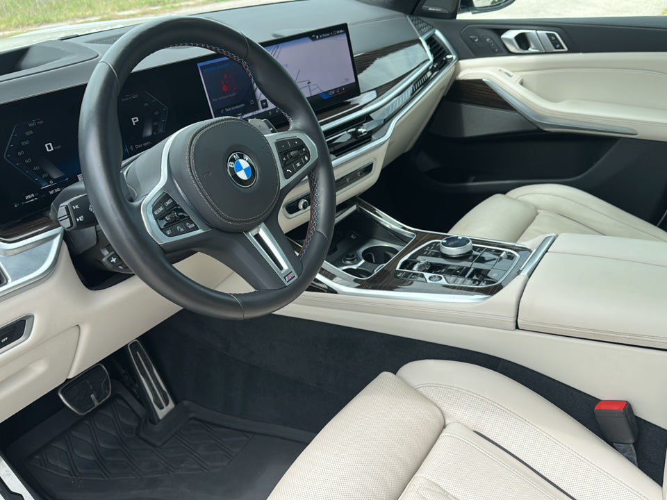 2024 BMW X7 M60i