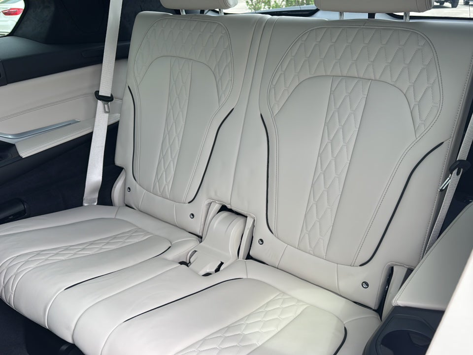 2024 BMW X7 M60i