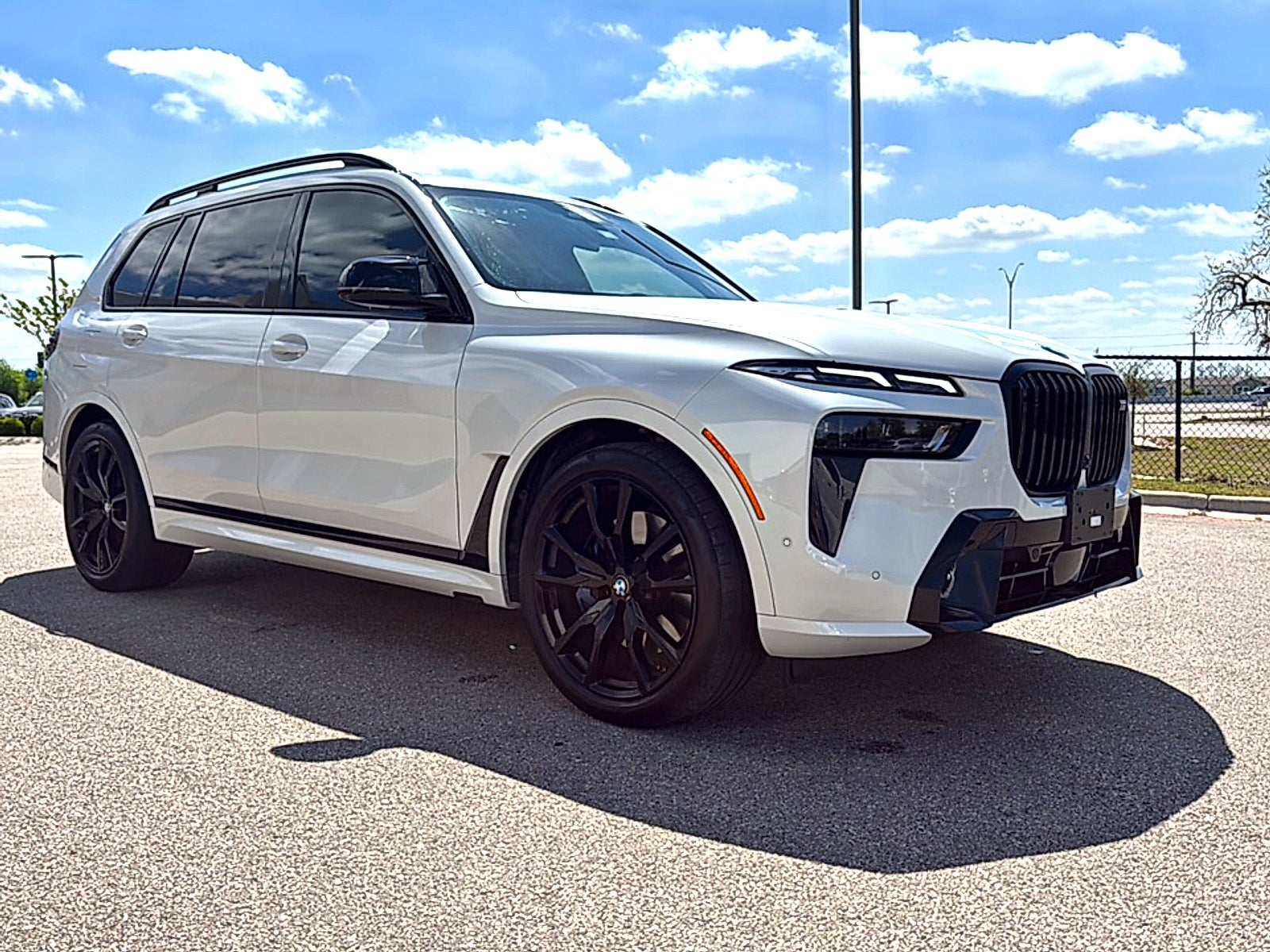 2025 BMW X7 M60i