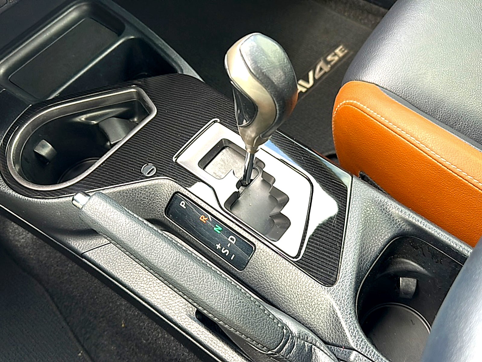 2018 Toyota RAV4 SE