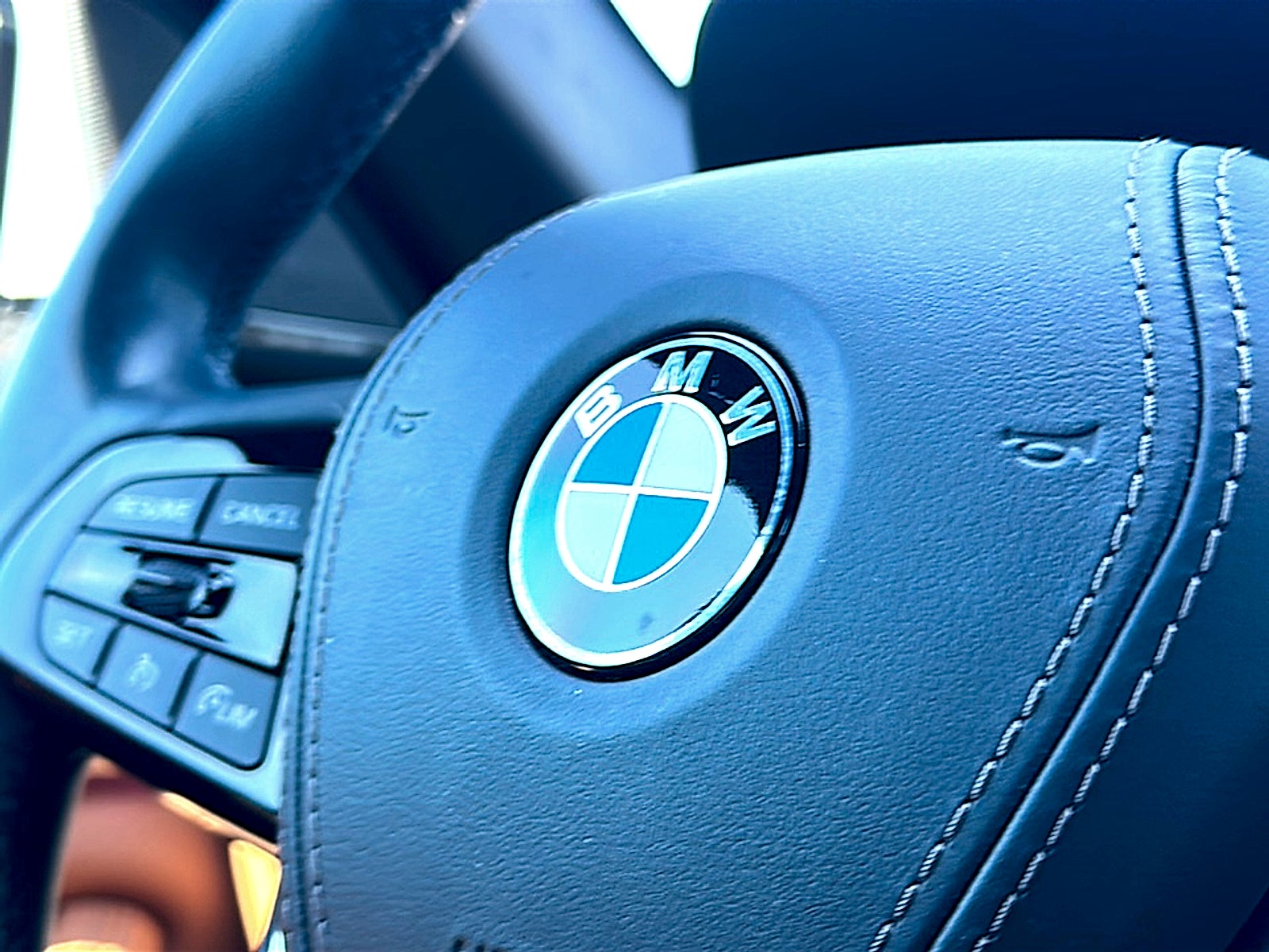 2023 BMW 5 Series 530i