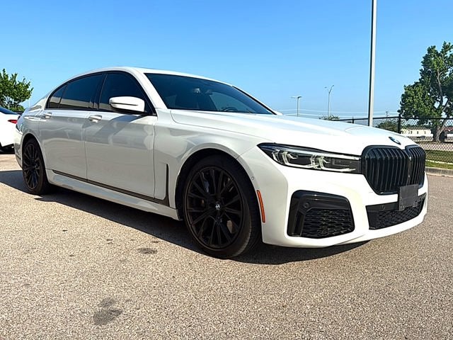 2022 BMW 7 Series 740i