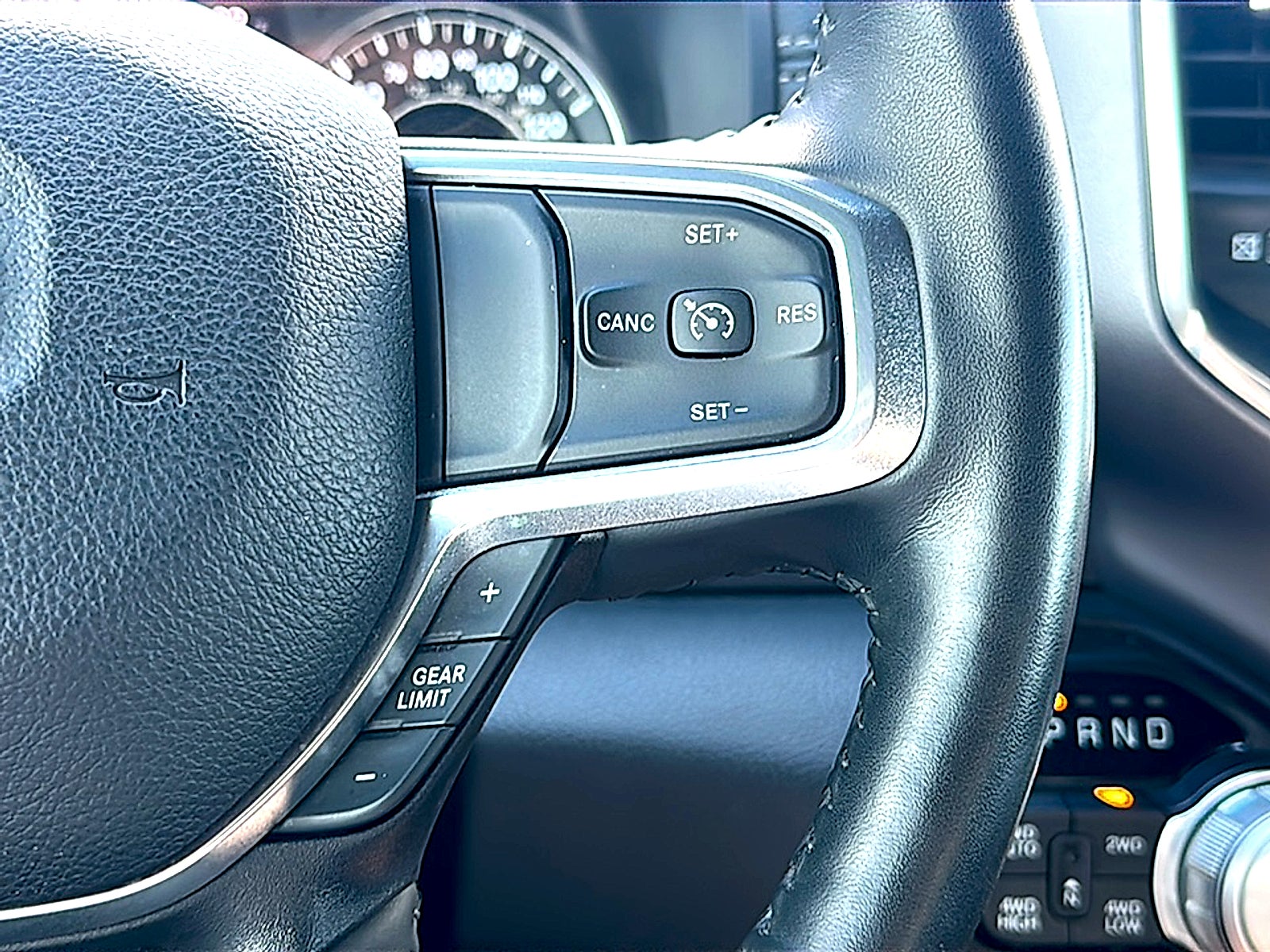 2024 RAM 1500 Laramie Crew Cab 4x4 5'7" Box